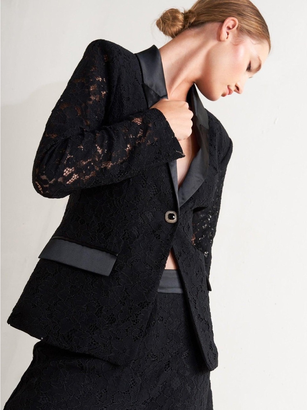 NEW VICI Lace Blazer Black Medium